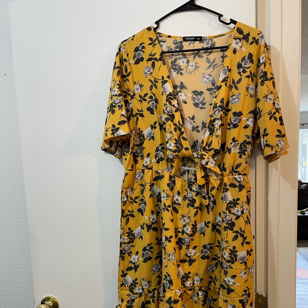 Shein Plus Floral Print Tie Front Plunging Neck Dress